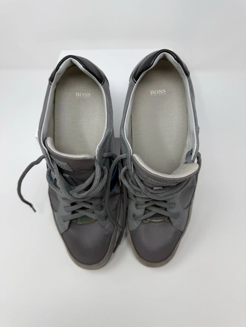 Hugo Boss Men’s Gray Blue Stripe Low Top Sneakers Shoes Size EU 43 US 10 Mens